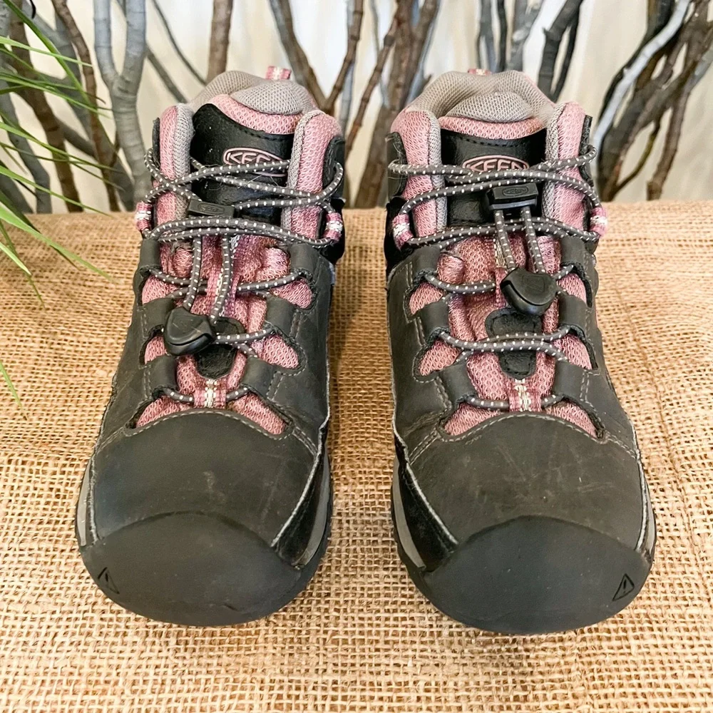Keen Kids Hiking Boot in Black and Pink